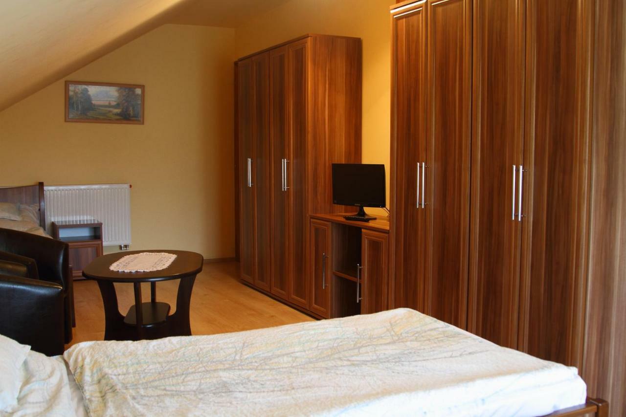 Viktor Vendégház és Apartmanház Baktaloranthaza Exterior foto